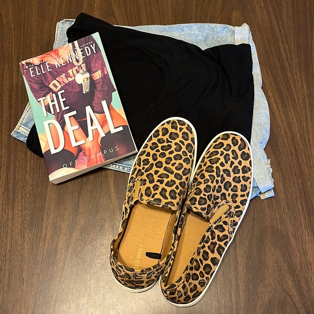 Old Navy Leopard Slide on shoes, size 8.5